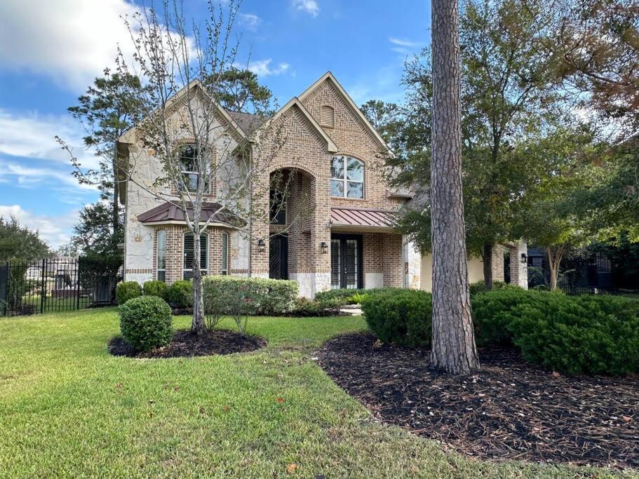 Luxury Home In The Woodlands Exterior photo