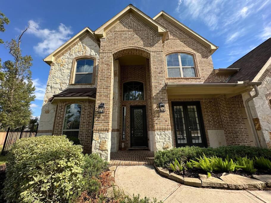 Luxury Home In The Woodlands Exterior photo